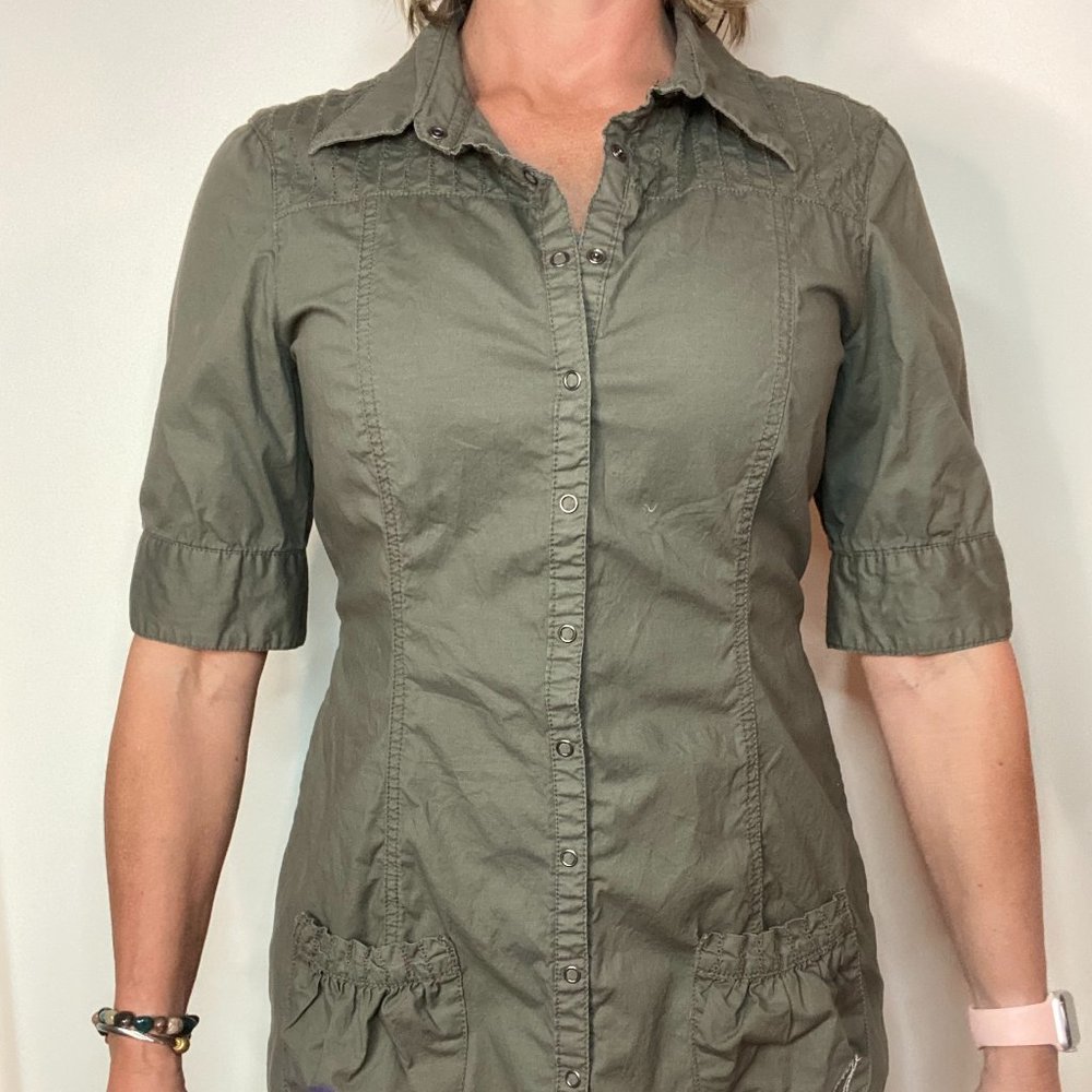 Blouse, army green, snap up front